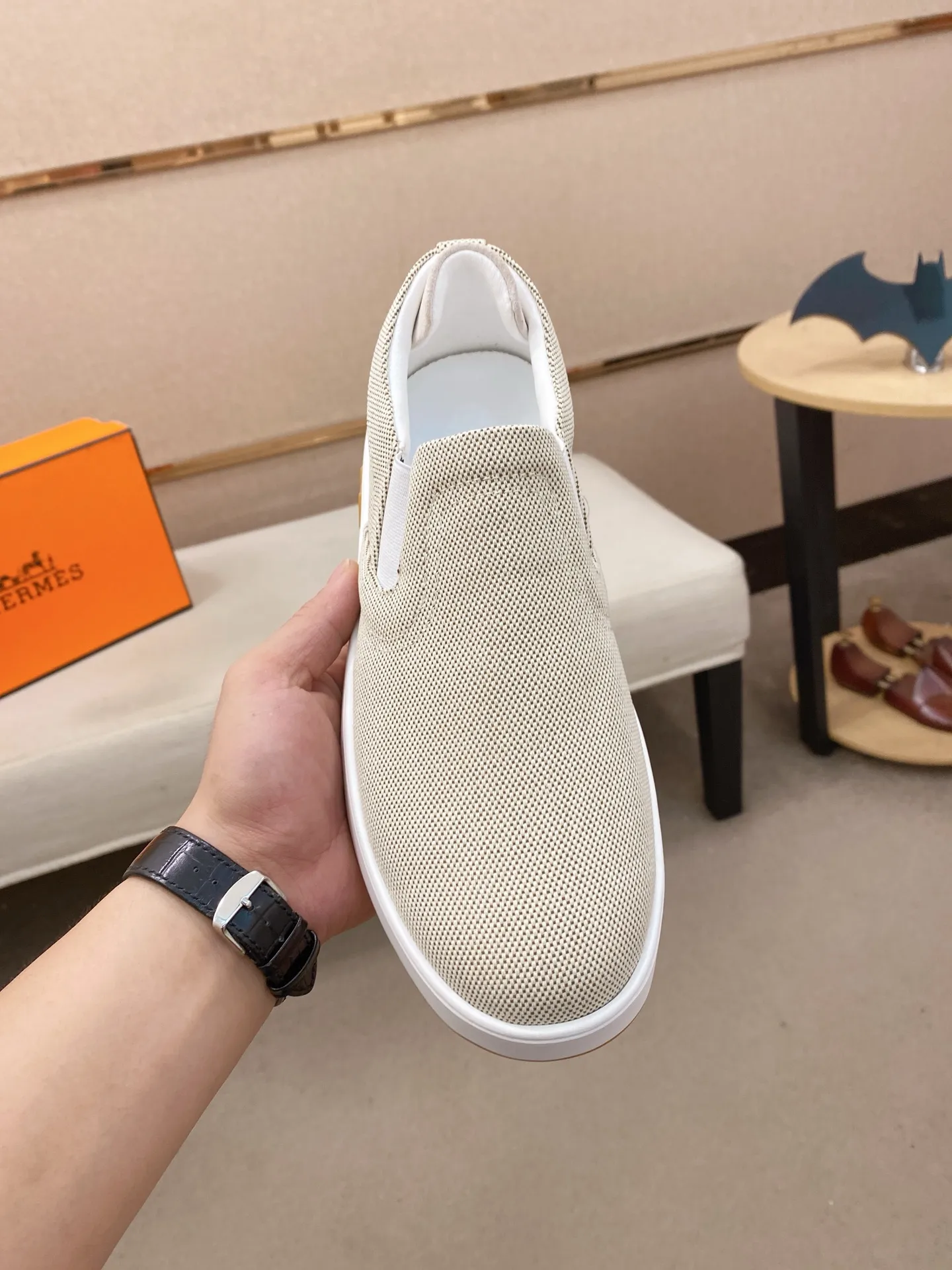 Men's clothing and shoes💰: 442💰《HERMES》【Classic original single version】Hermès; top 🔝purchase agent🔍🔍men's latest 🇺🇸 counter sales simultaneously, imported from Italy original ▲▲cowhide ▲▲ (high-end, nobility, class) ) Exquisite workmanship (Italian 🇮🇹 imported water-dyed 🐂 cowhide lining) sole: original sole provided by the original factory, ⚠️exclusive double-layer activity·TPR·rubber·combined molded outsole; super comfortable·wear-resistant·non-slip·environmental protection The real thing is more beautiful if you take the real thing (high quality, follow the order). You can enter and exit the counter at will * Number of yards: 38-44 (45 can be customized and cannot be returned or exchanged)